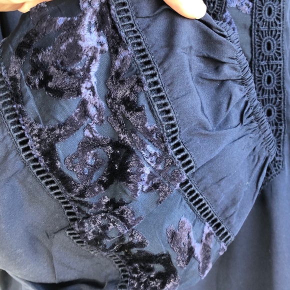 Chico’s navy blue boho lace blouse - Picture 7 of 8